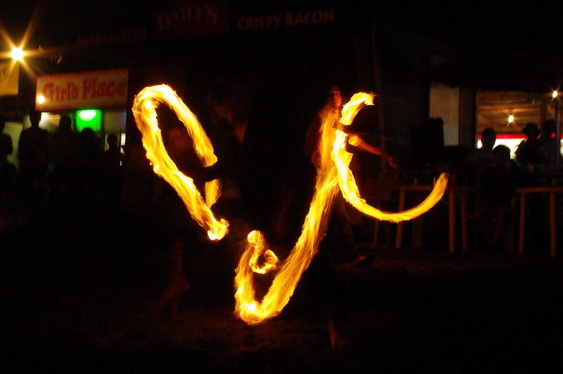 Fire Show Poaris_01.jpg